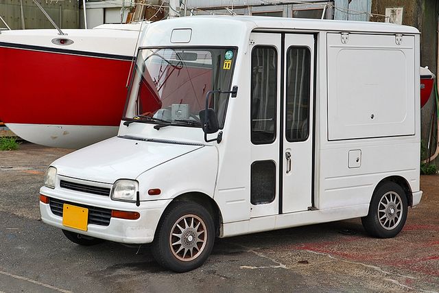 Як виглядають надзвичайно компактні автомобілі у світі - фото 158450