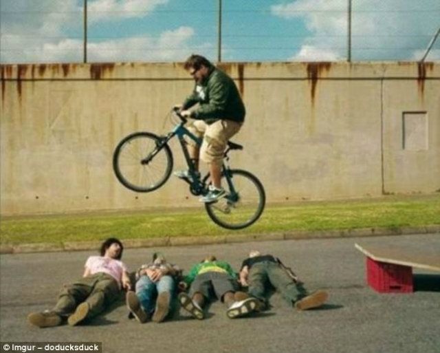 Фото цих божевільних чоловіків просто шокують уяву! - фото 159402