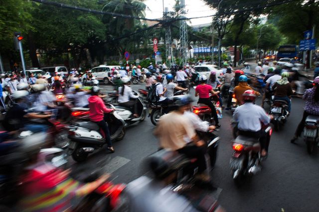 Як виглядає шалена година пік у різних країнах світу - фото 156538