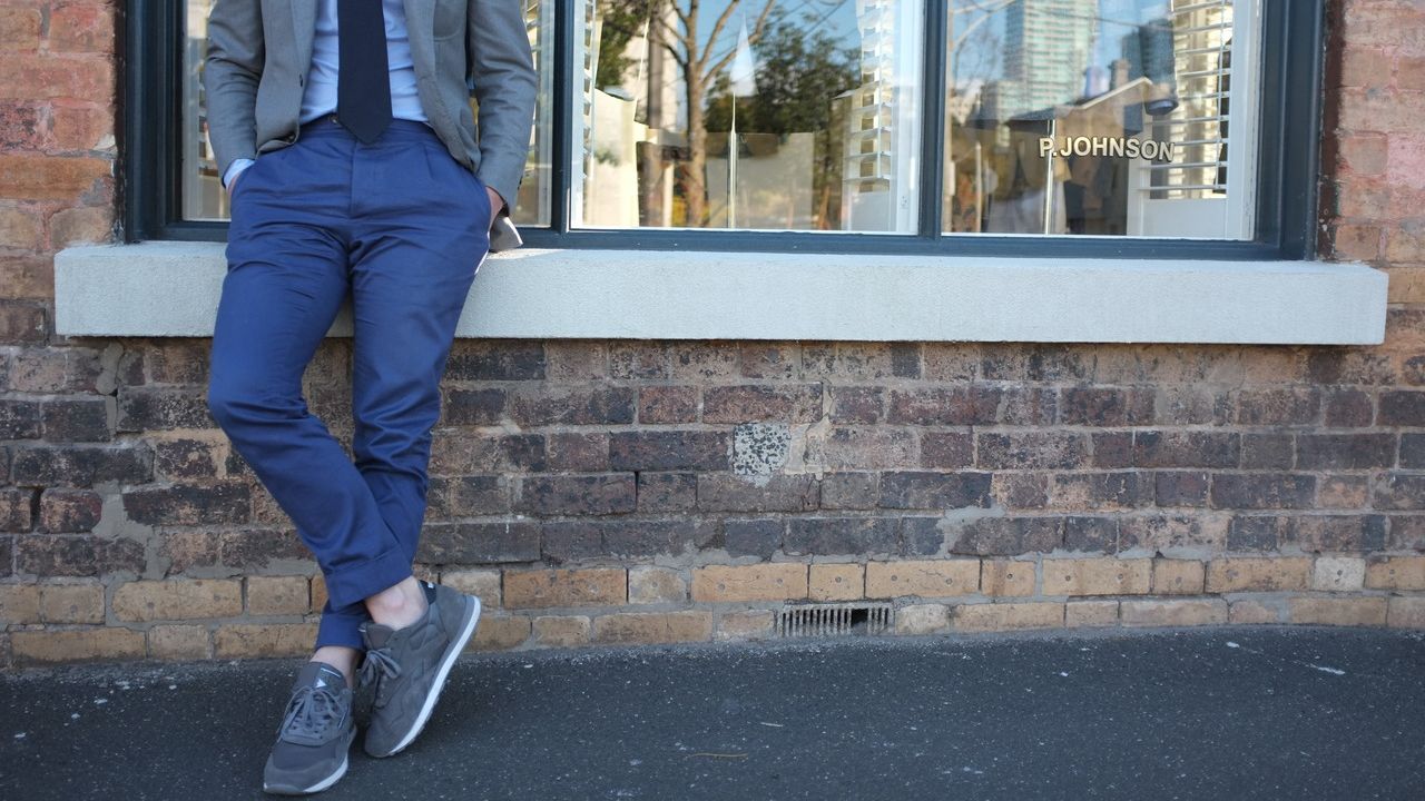 Носіть правильно! 5 крутих чоловічих образів з кросівками