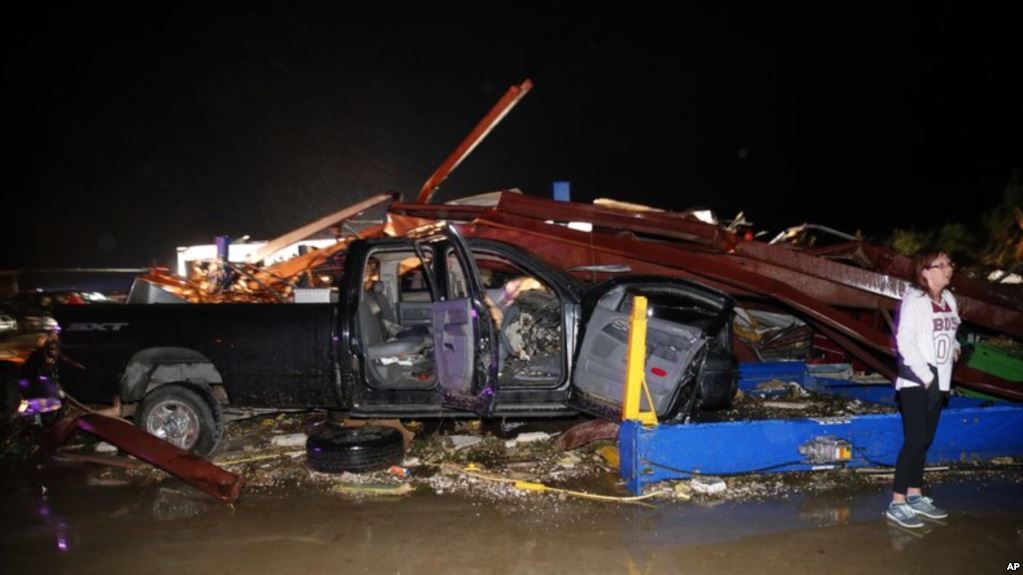 Руйнівний торнадо - фото 1