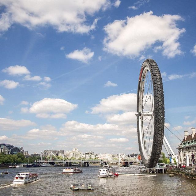 Якби у фотошопу було почуття гумору: ці кумедні колажі вас розсмішать - фото 163348