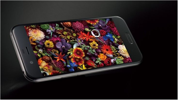 Sharp представила новий флагман з потужною камерою