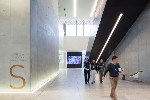 Як виглядає офіс Samsung: ефектні фото - фото 162536