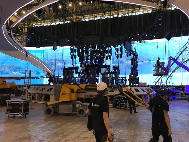 У мережі опублікували фото з будівництва головної сцени Євробачення-2017 - фото 158921