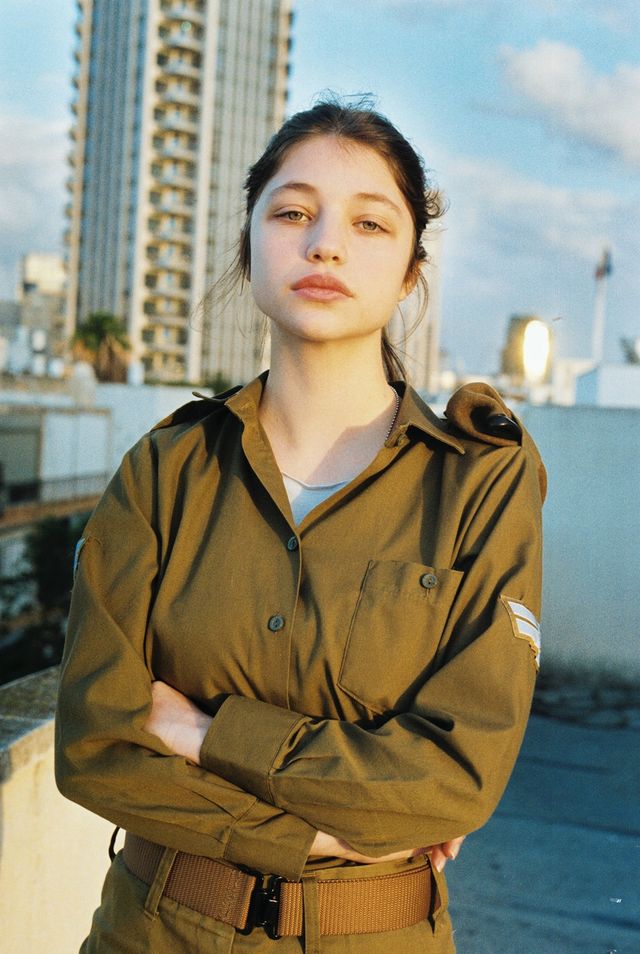 Як виглядає життя дівчат ізраїльської армії: ефектні фото - фото 158103