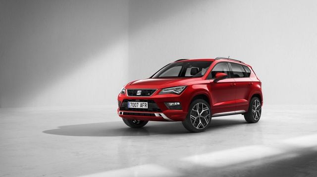 Seat представив потужну спортивну версію кросовера Ateca - фото 157016