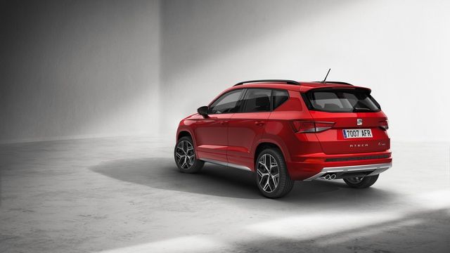 Seat представив потужну спортивну версію кросовера Ateca - фото 157014
