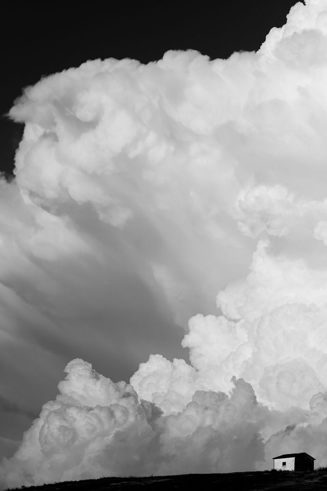 Фотограф показав "життя" одного будиночка - фото 162988