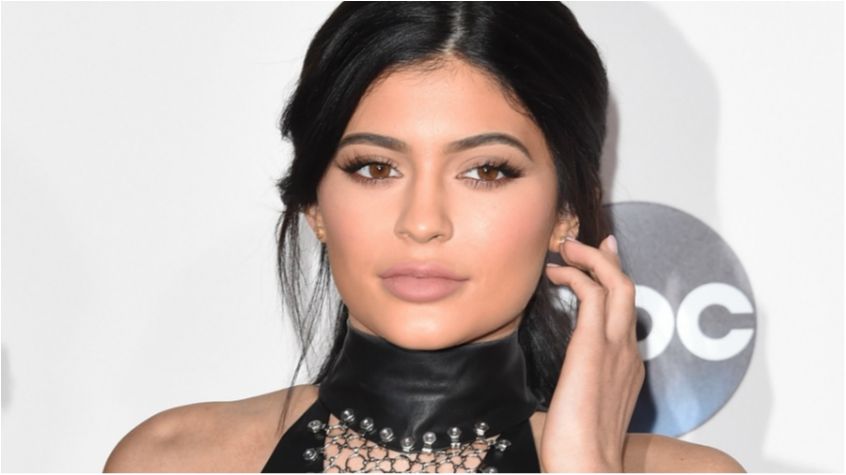 Перестаралася! Молодшу сестру Кардашян спіймали на фотошопі