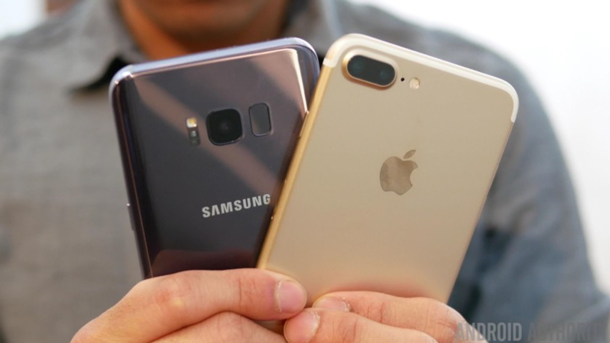 Samsung Galaxy S8 проти iPhone 7: відеопорівняння - фото 1