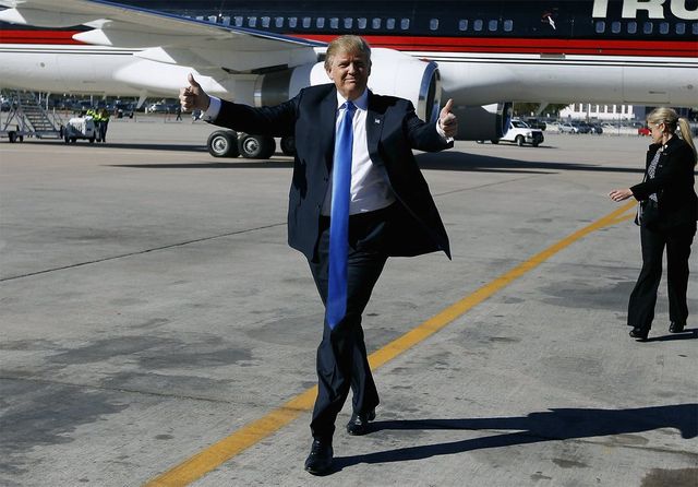 У мережі затролили довгі краватки Трампа: курйозні фото - фото 157208