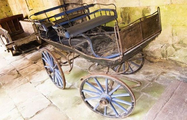 Один із найбільш містичних замків Європи: ефектні фото - фото 156626