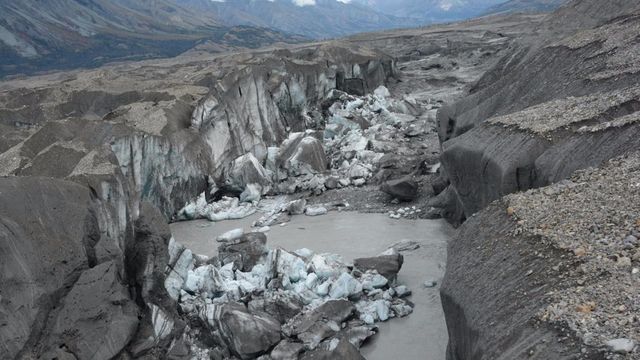 Жах! У Канаді зникла велика річка: фотофакт - фото 160740