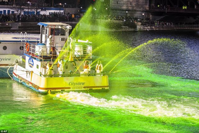 Фото дня: як виглядає смарагдова річка у США - фото 157664