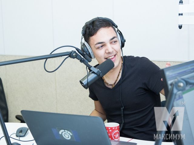 Ви маєте це побачити! Василь Вірастюк перевірив "біцуху" ведучих Радіо МАКСИМУМ - фото 162620