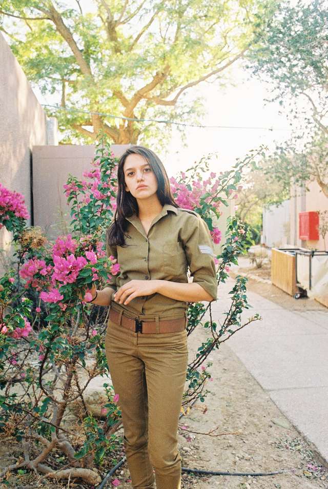 Як виглядає життя дівчат ізраїльської армії: ефектні фото - фото 158109