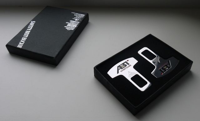 Приберіть це! 5 автомобільних аксесуарів, якими краще не користуватися - фото 157189