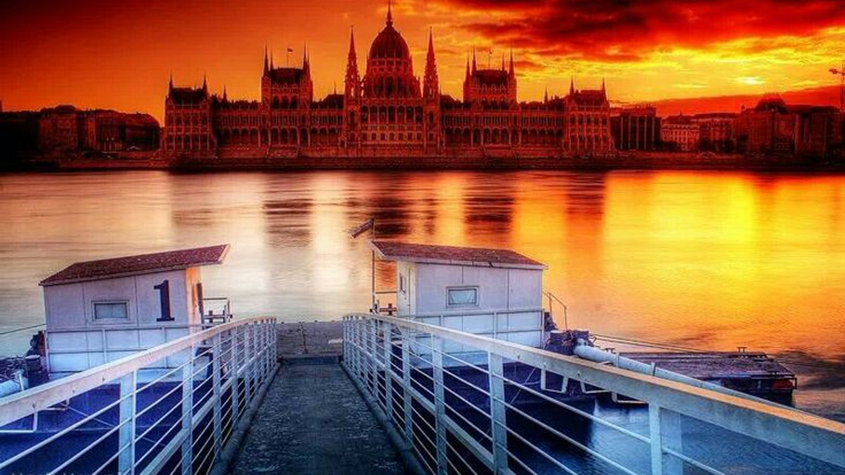 Світанок та захід сонця у Будапешті: вражаючі фото - фото 1