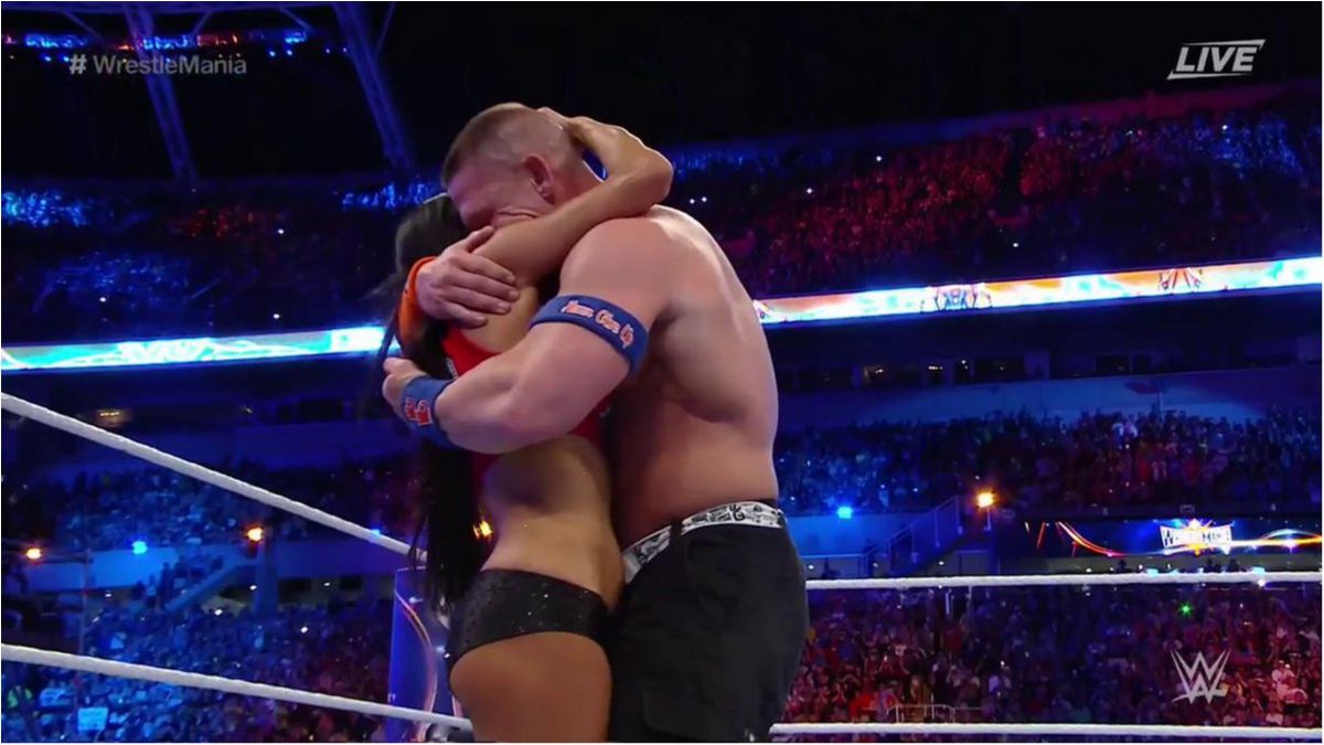 Відомий реслер зворушливо освідчився своїй коханій під час шоу