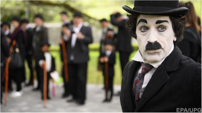 Двійники Чарлі Чапліна встановили світовий рекорд: яскраві фото