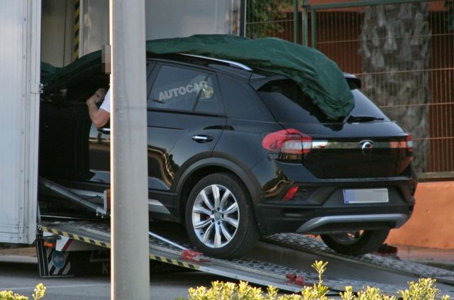 Volkswagen T-Roc показали на шпигунських знімках - фото 159020