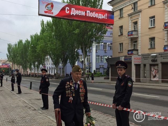 Як проходить 9 травня в окупованому Донецьку: фоторепортаж - фото 165315