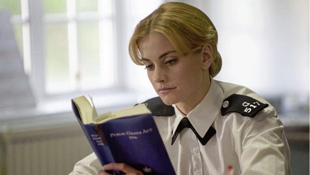 Чоловіки, тікайте! 10 типів жінок, з якими у вас не буде майбутнього - фото 168935