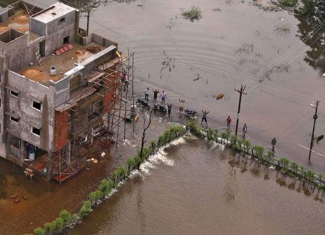 Як виглядають звичайні будні Індії: вражаючі фото - фото 164353