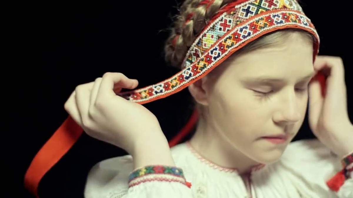 Спадок. У мережі показали атмосферні відео про українське етнічне вбрання - фото 1