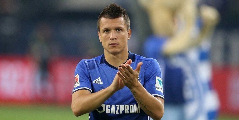 Відомий український футболіст вдруге став батьком: фотофакт