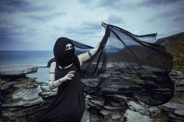 Чоловік влаштував фотосесію в стилі "Гри престолів" - фото 166886