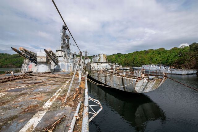 Покинута легенда! Вражаючі фото ракетного крейсера - фото 164464
