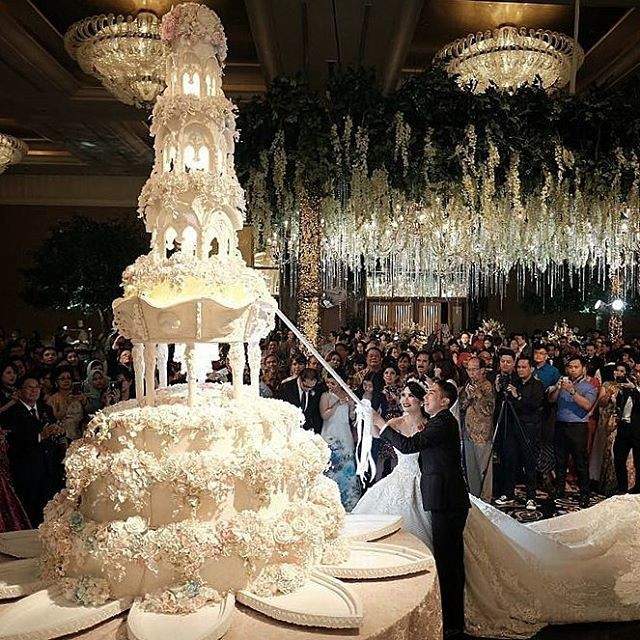Як виглядають весільні торти в Індонезії: казкові фото - фото 169134