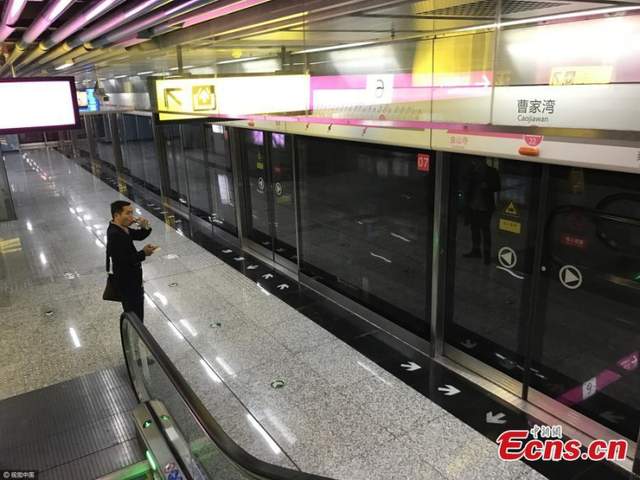 Як виглядає "закинута" станція метро в Китаї: неймовірні фото - фото 166858