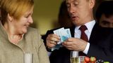 ЗМІ розсекретили шалені доходи екс-дружини Путіна
