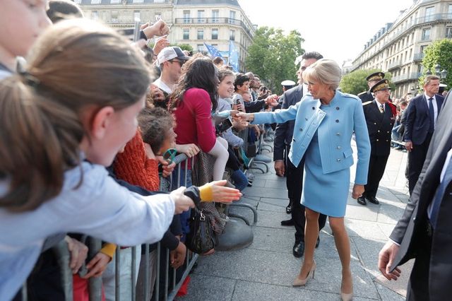 Дружину Макрона викрили в копіюванні Меланії Трамп - фото 166667