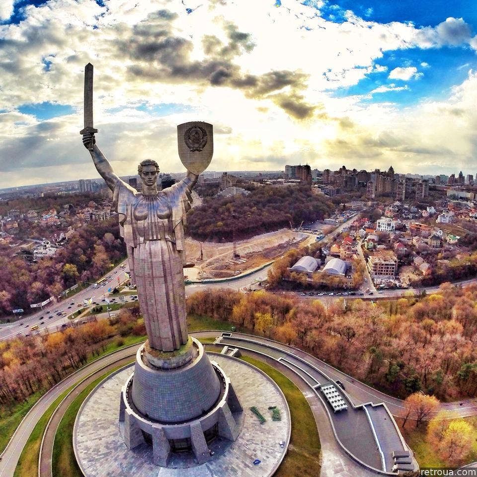 У Києві пояснили, чому не декомунізували Батьківщину-матір - фото 170530