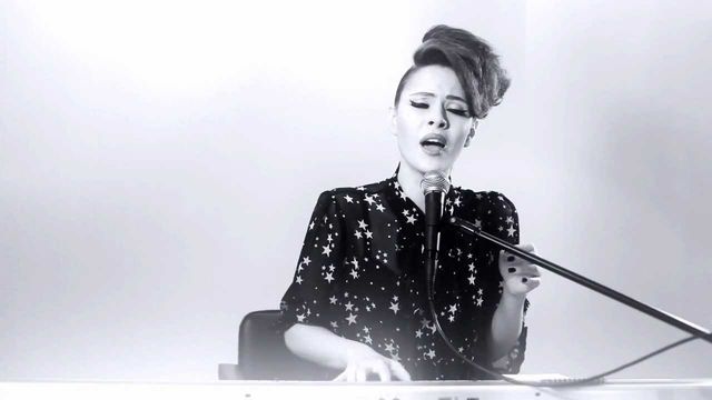 Вокалістка The Hardkiss гостро відреагувала на закриття 