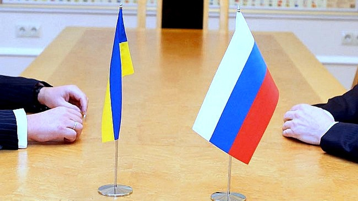 Україна та Росія епічною сварилися у Twitter через Анну Ярославну. Інтернету сподобалося - фото 1
