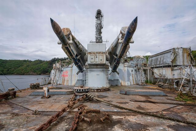 Покинута легенда! Вражаючі фото ракетного крейсера - фото 164466