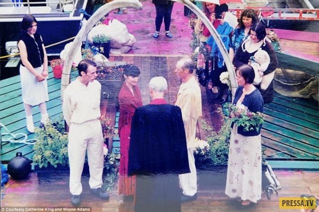 Канадське подружжя 25 років мешкає на воді: ефектні фото - фото 169046