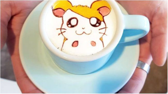 Бариста-художник створює неймовірні картини на кавовій пінці