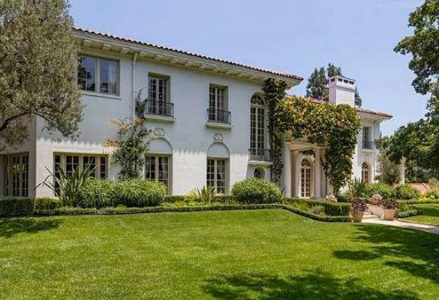 Крок назустріч: Джолі перебралася до нового маєтку - фото 168404