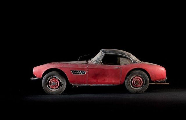 Як виглядає відновлений автомобіль Елвіса Преслі: яскраві фото - фото 164980