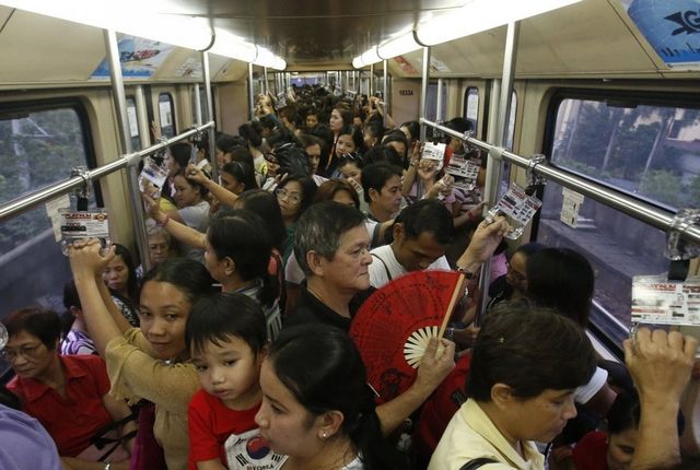 Це – життя у найбільш заселеному місті світу - фото 167589