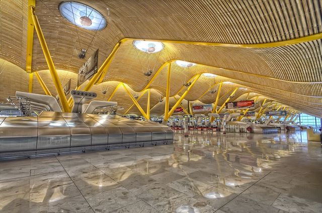 Незвичайні аеропорти світу: вражаючі фото - фото 165895