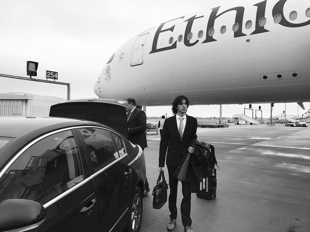 Робота мрії: 20-річний хлопець отримує гроші за те, що він подорожує світом - фото 1