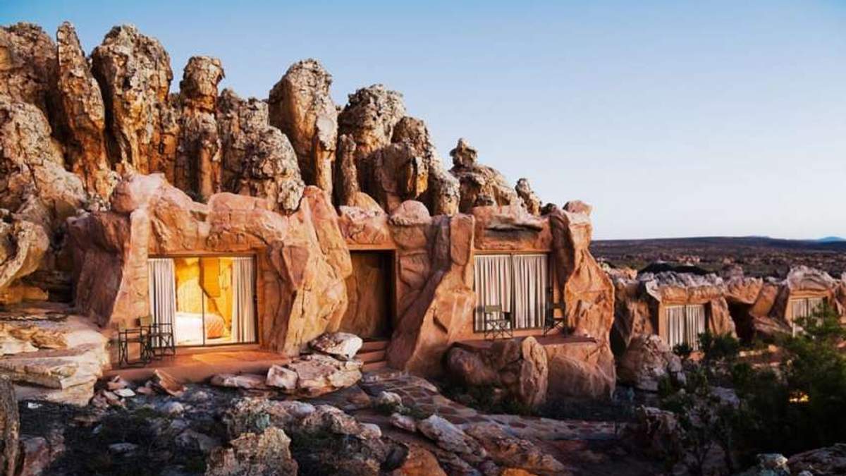 Як виглядає печерний готель у Південній Африці: ефектні фото - фото 1