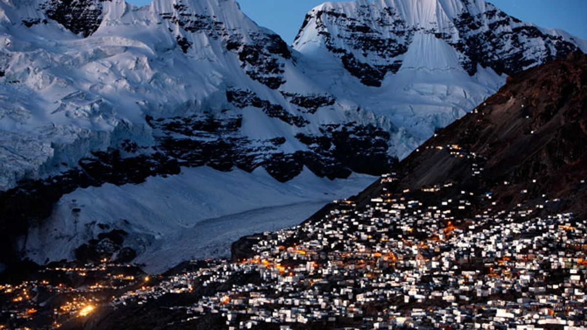 Як виглядає найвище місто світу: вражаючі фото - фото 1